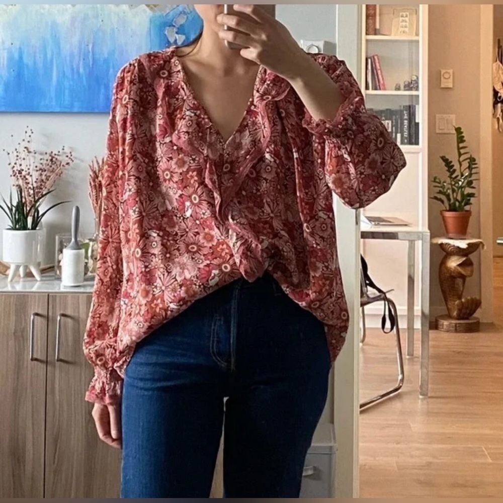 Aritzia Wilfred Eden Blouse Printed, ruffled V-neck blouse, Size XS